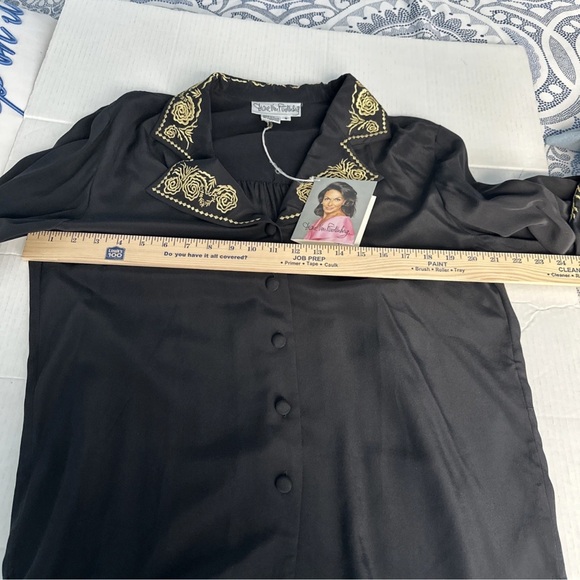 DVF Vtg Black Gold Embroidered Silk Bishop Sleeve Button Blouse Rare Sz Small - Picture 9 of 11